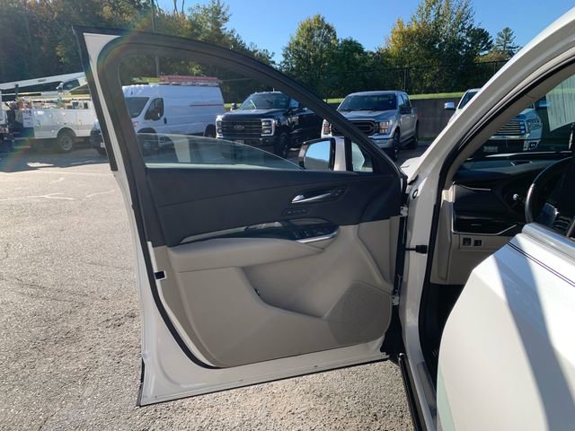 Used 2021 Cadillac XT4 Premium Luxury w/ Driver Awareness Package image 17