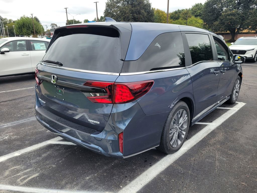 New 2026 Honda Odyssey Touring image 3