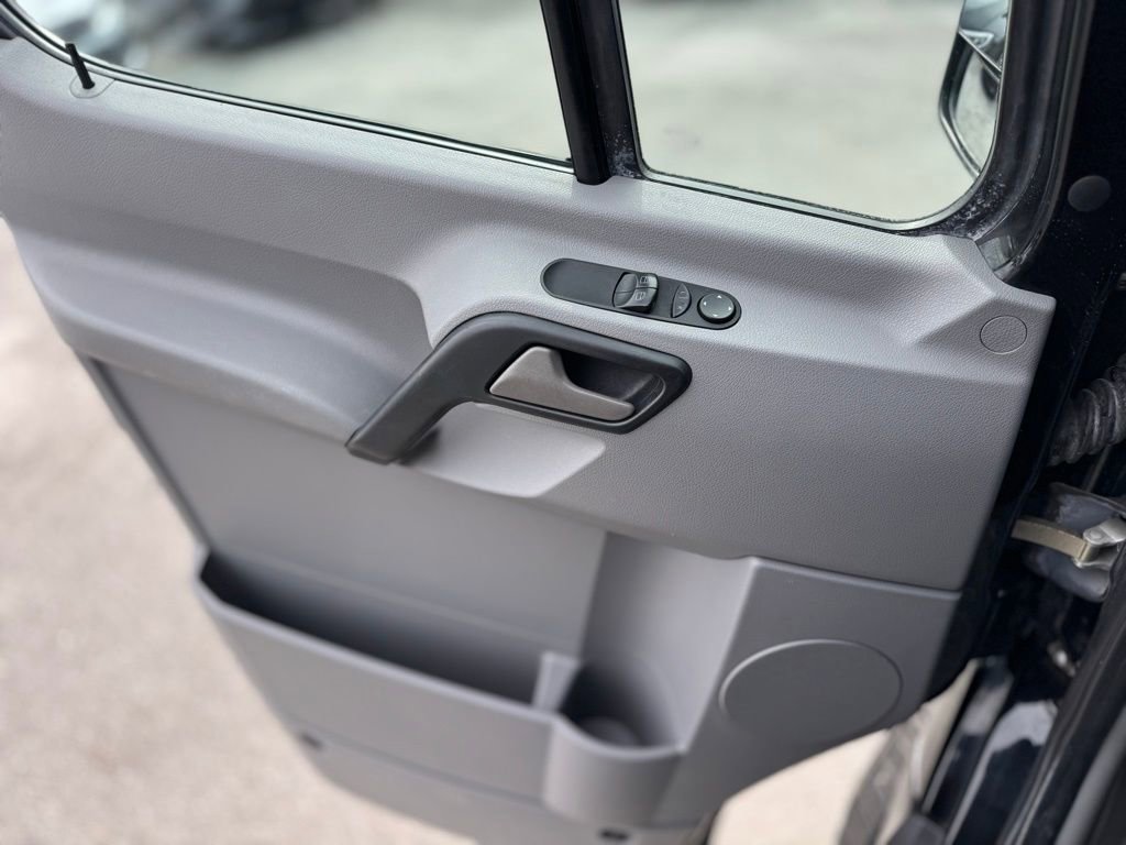 Used 2012 Mercedes-Benz Sprinter 2500 image 25