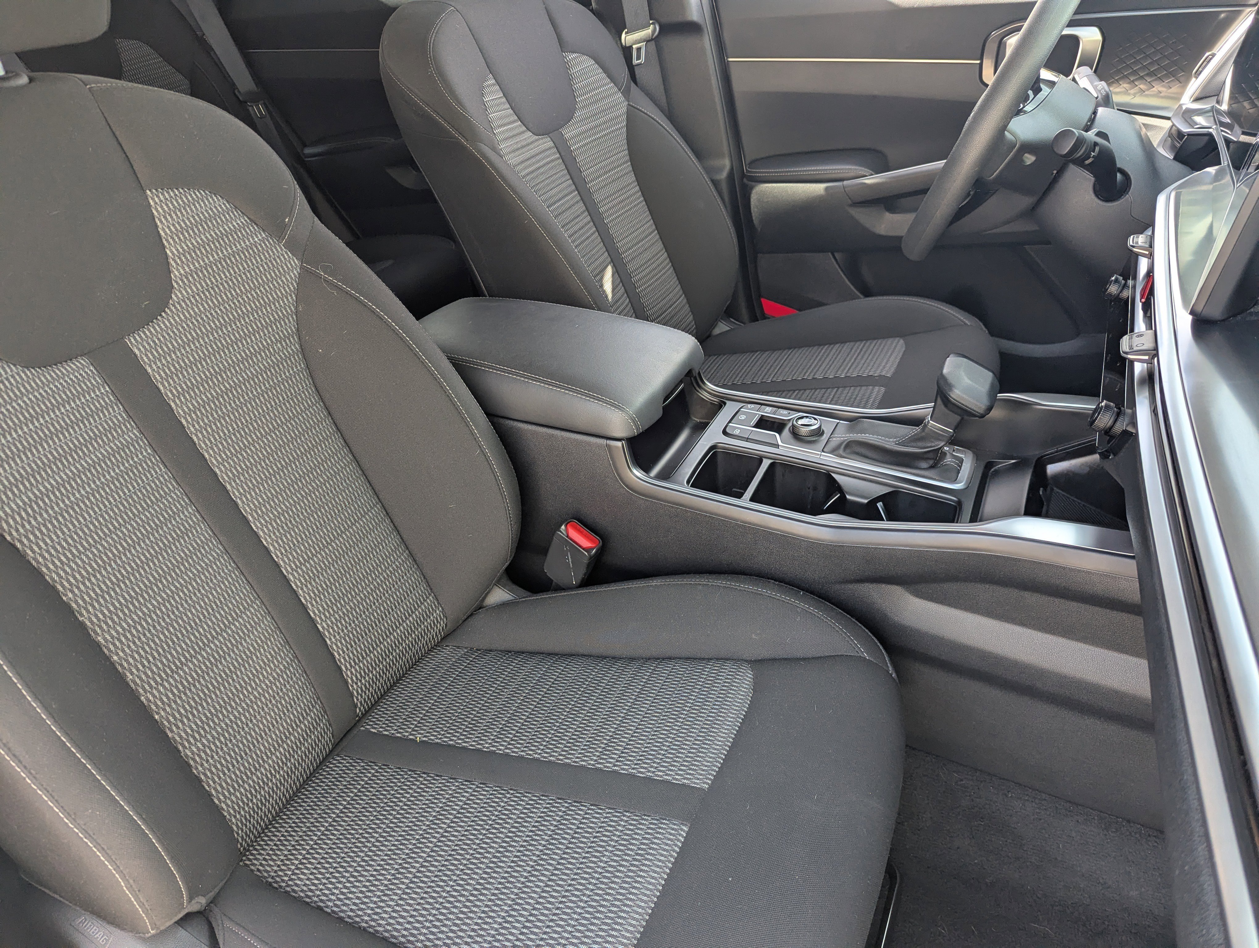 Certified 2025 Kia Sorento LX image 8