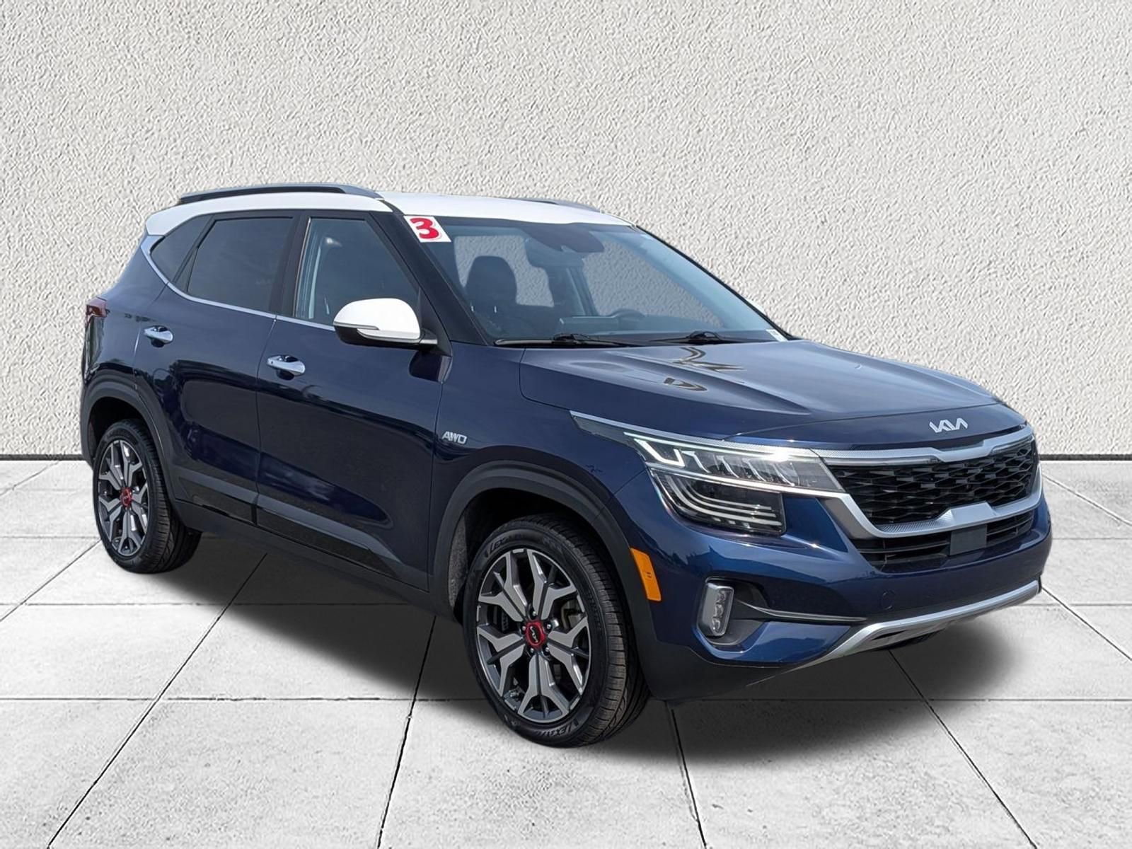 Used 2023 Kia Seltos SX AWD/4WD image 1