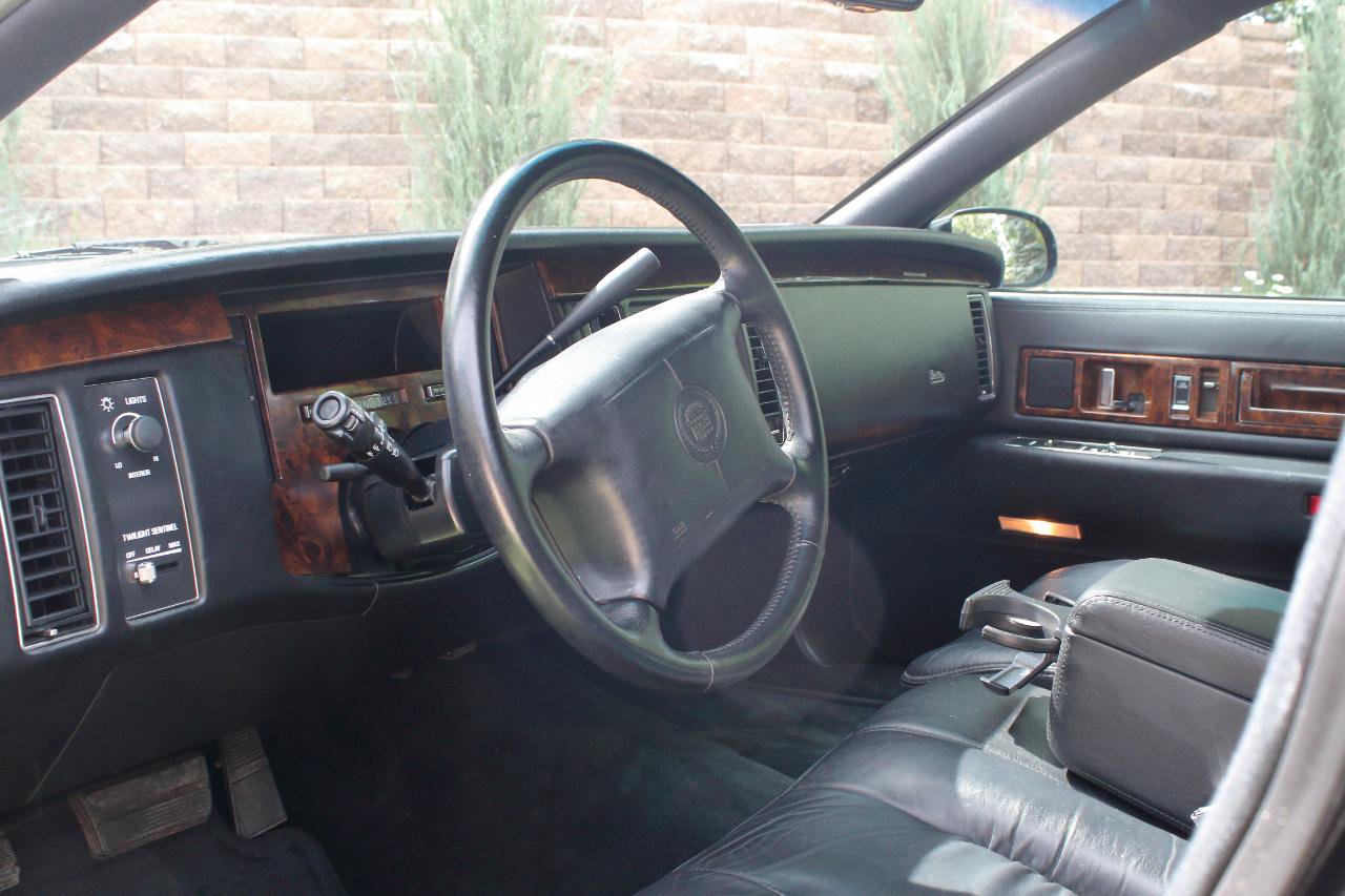 Used 1996 Cadillac Fleetwood Brougham RWD image 44