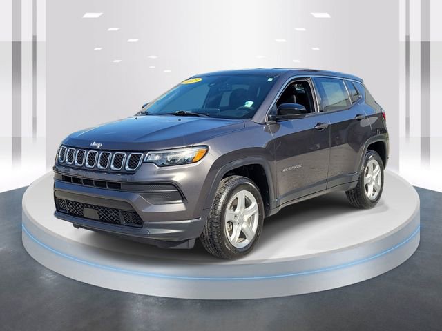 Used 2023 Jeep Compass Sport image 3
