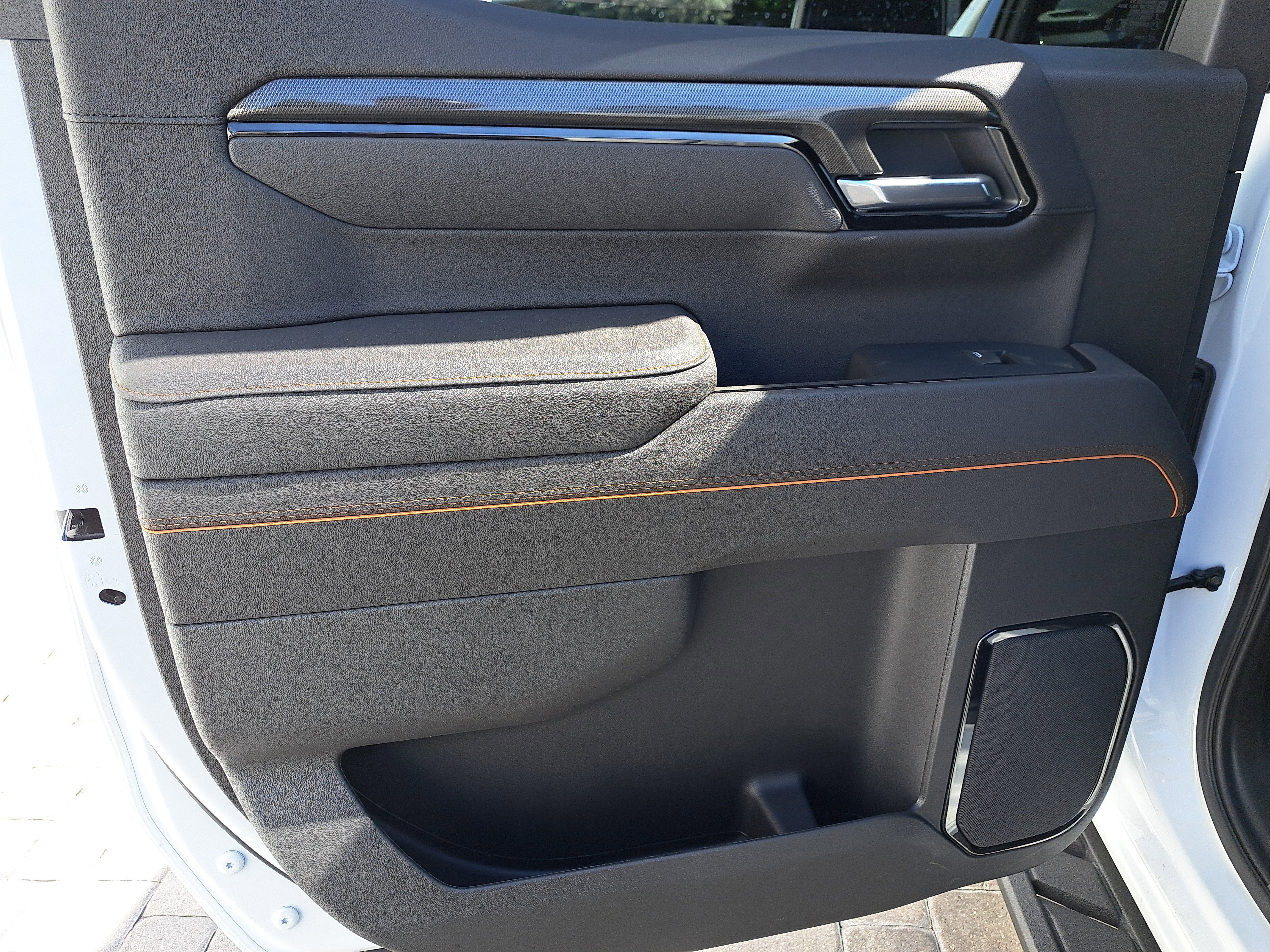 New 2025 GMC Sierra 1500 AT4 w/ AT4 Premium Package image 11