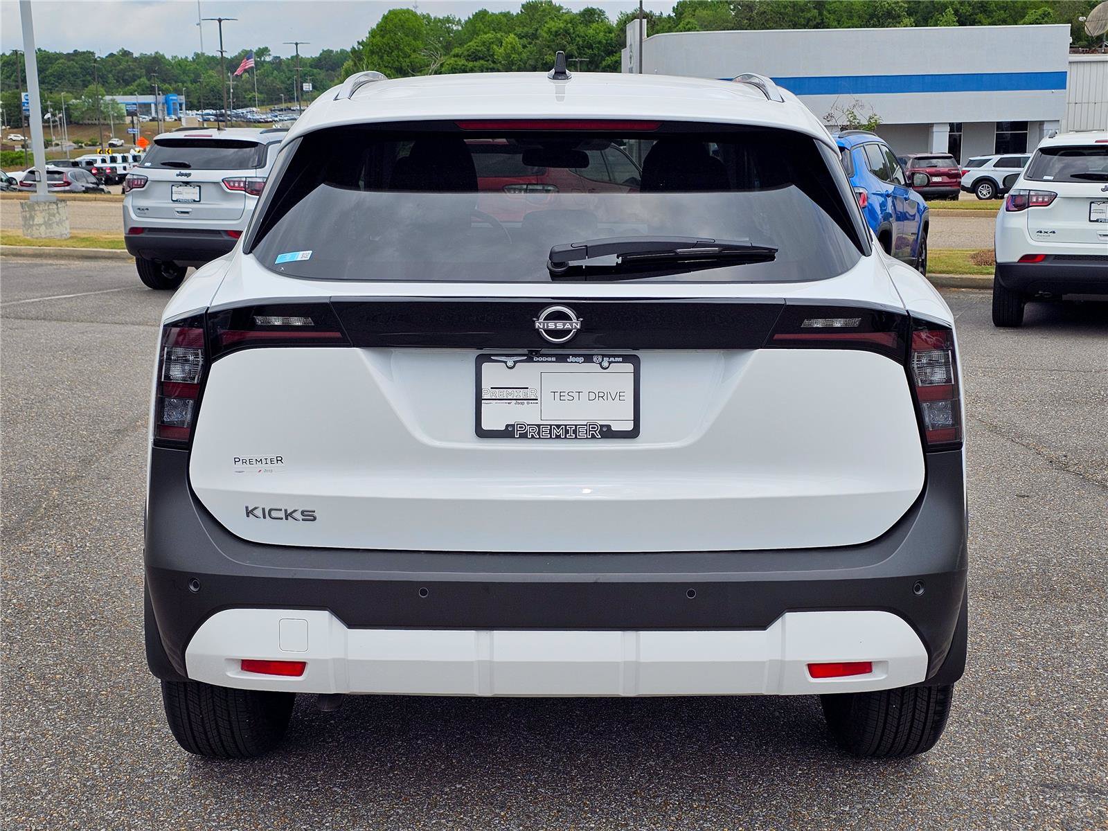 Used 2026 Nissan Kicks SV FWD image 10