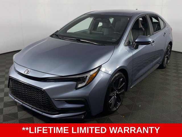 Used 2024 Toyota Corolla SE FWD image 3