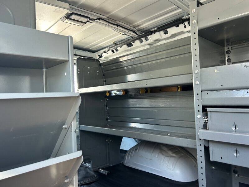 Used 2014 Chevrolet Express 2500 RWD image 12