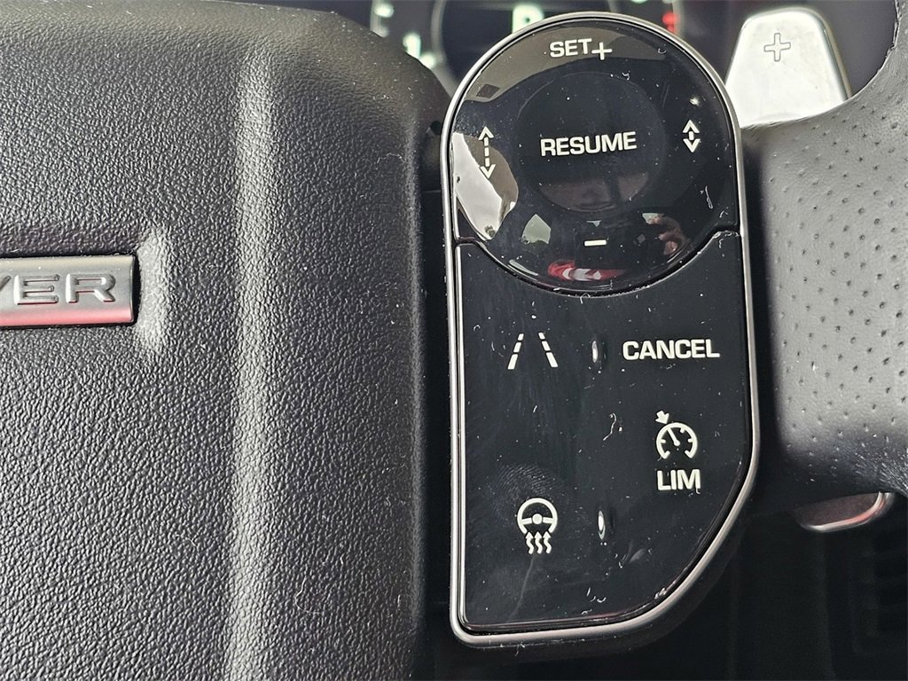 Used 2019 Land Rover Range Rover Velar R-Dynamic SE image 21