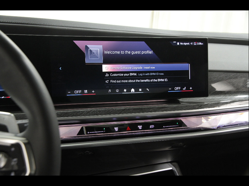 Certified 2024 BMW 760i xDrive AWD/4WD image 9