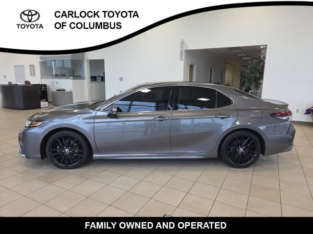 Used 2021 Toyota Camry XSE FWD image 3
