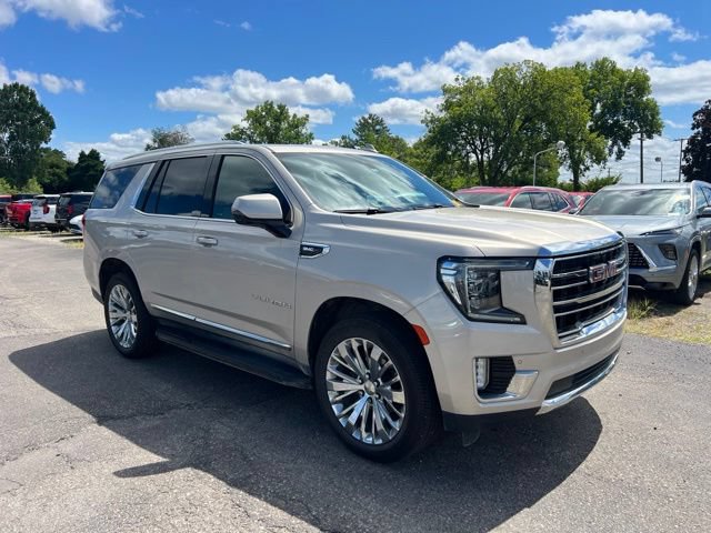 Used 2021 GMC Yukon SLT w/ SLT Luxury Plus Package AWD/4WD image 3