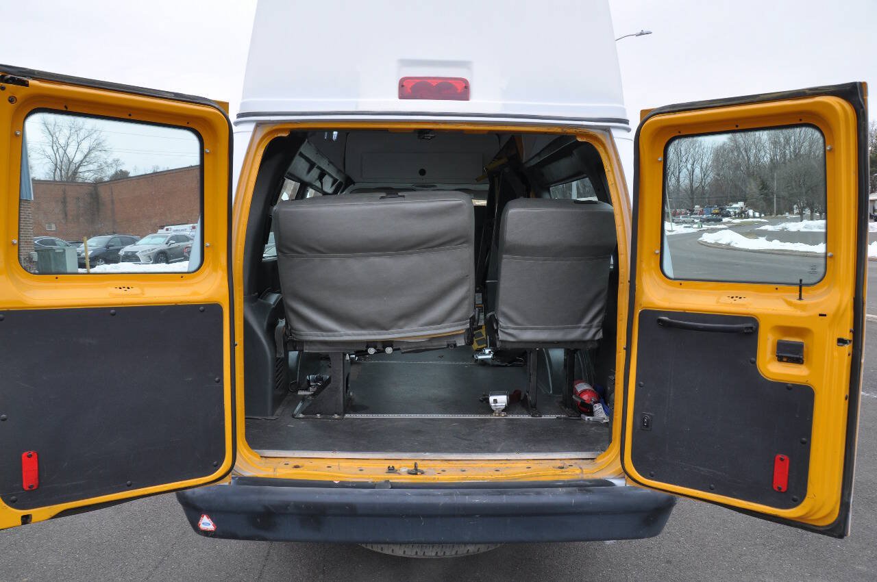 Used 2014 Ford E-250 and Econoline 250 Extended w/ Power Group RWD image 23