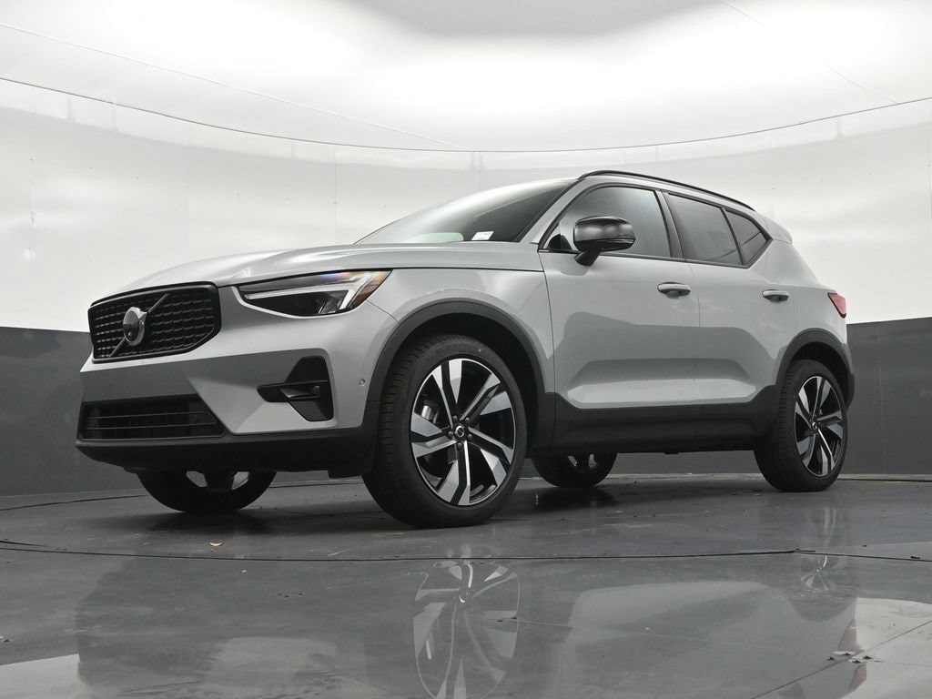New 2026 Volvo XC40 B5 Plus w/ Protection Package Premier AWD/4WD image 21