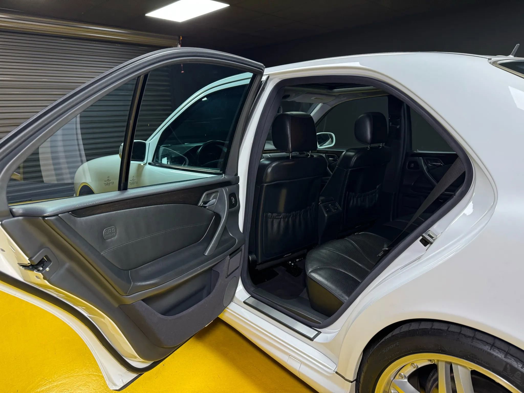 Used 2000 Mercedes-Benz E 55 AMG Sedan image 19