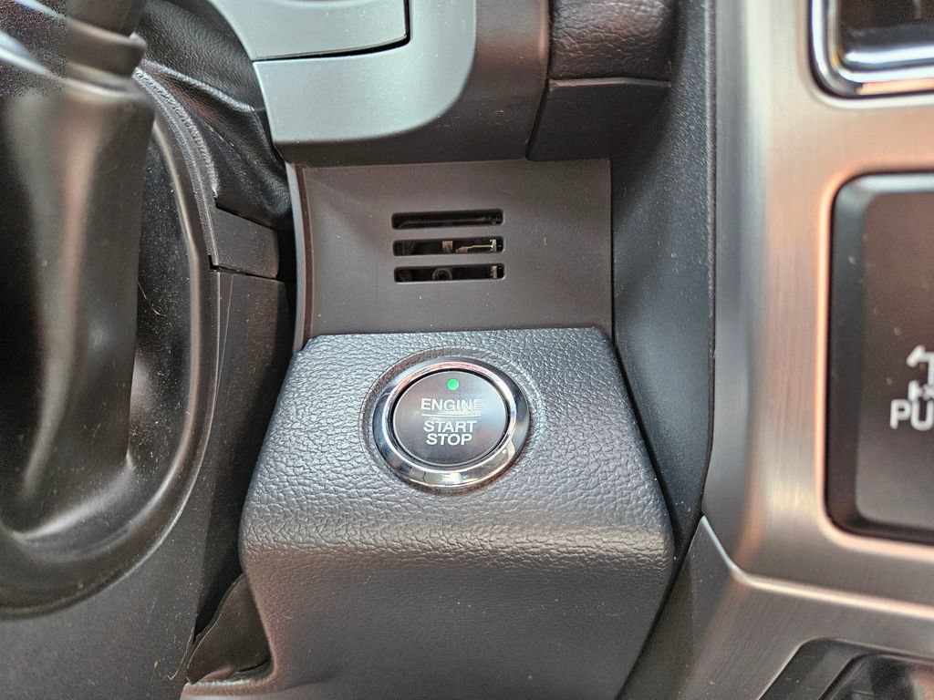 Used 2022 Ford F350 Platinum AWD/4WD image 32