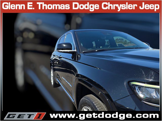 Certified 2023 Jeep Grand Cherokee Summit w/ Advanced Protech Group IV AWD/4WD image 6