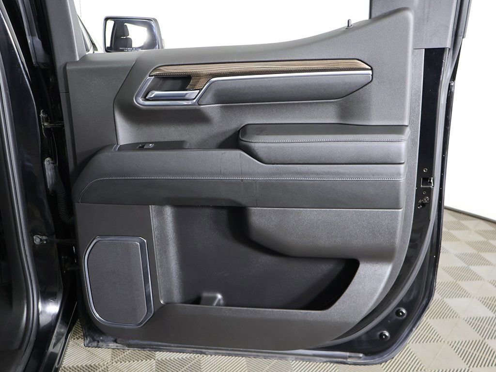 Used 2024 Chevrolet Silverado 1500 LT image 24