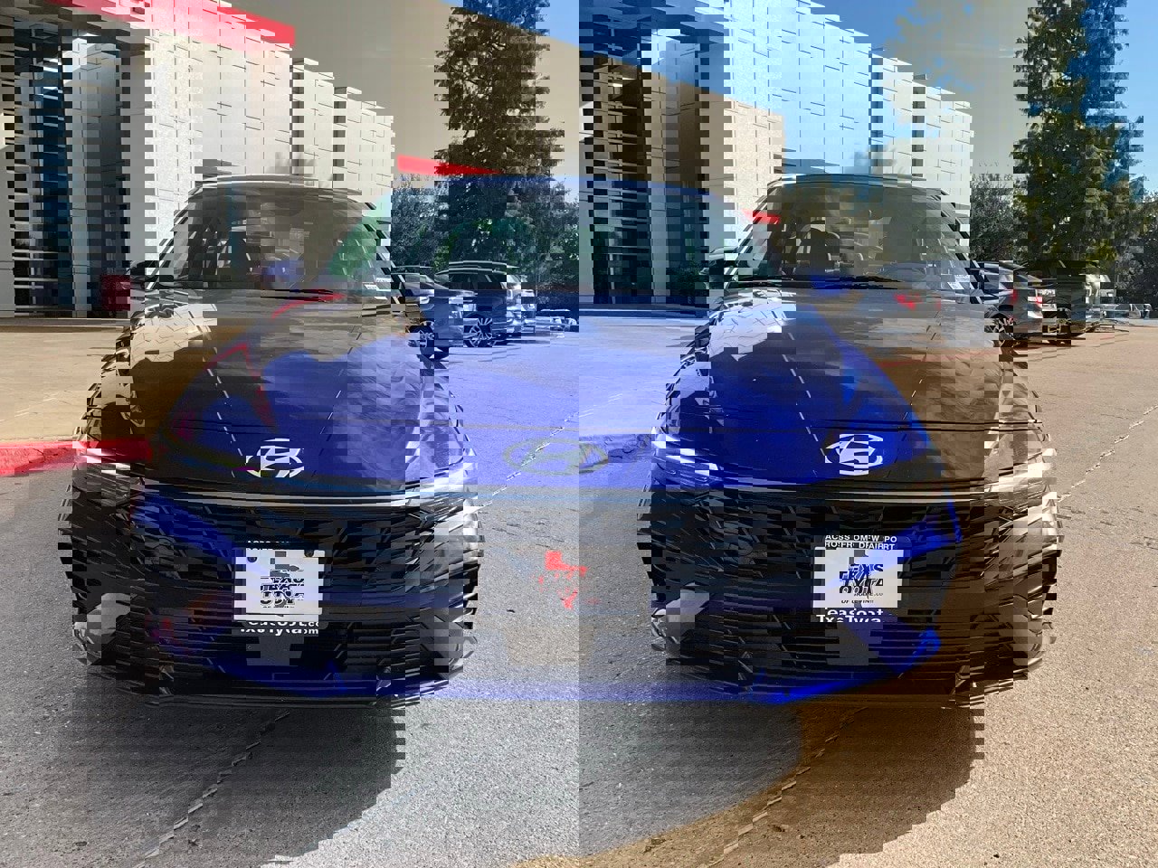 Used 2025 Hyundai Elantra Limited image 4