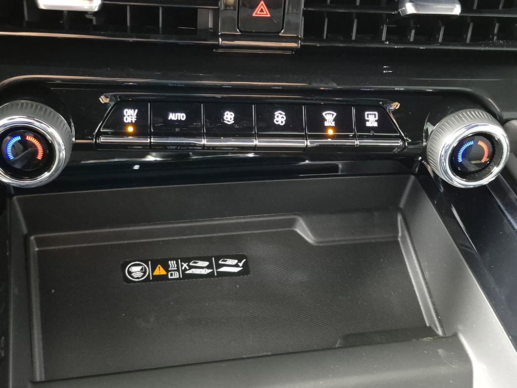 New 2026 Chevrolet Suburban LT image 17