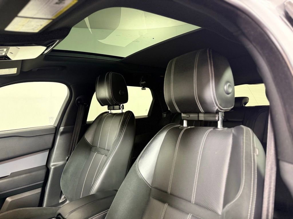 Used 2020 Land Rover Range Rover Velar R-Dynamic S image 18