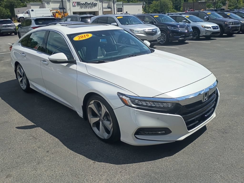 Used 2019 Honda Accord Touring image 4