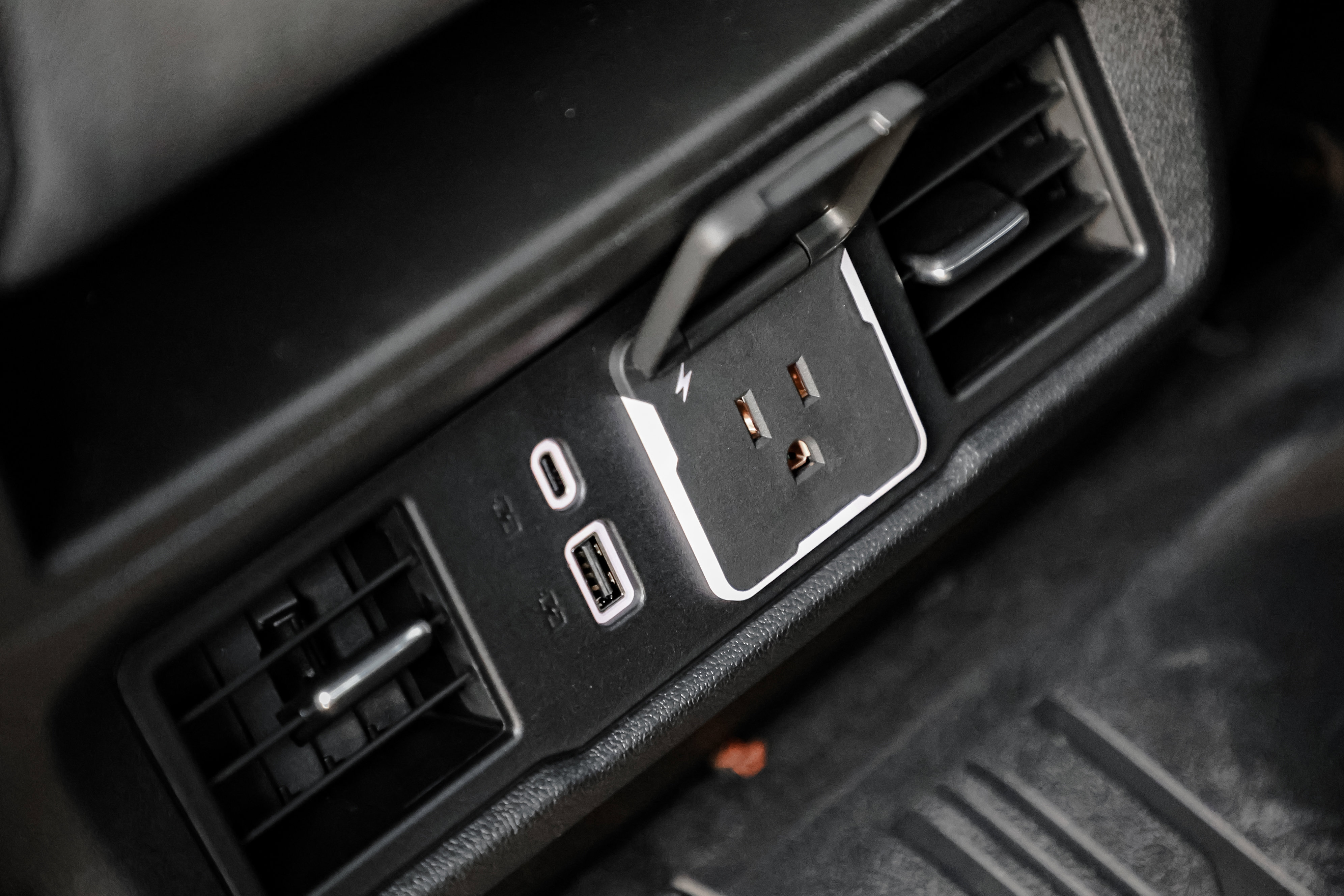 New 2026 GMC Sierra 2500 SLE w/ SLE Value Package; image 21