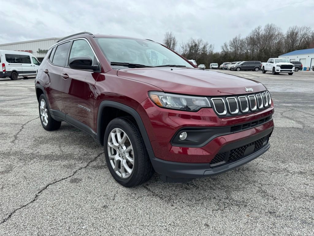 Used 2022 Jeep Compass Latitude image 9