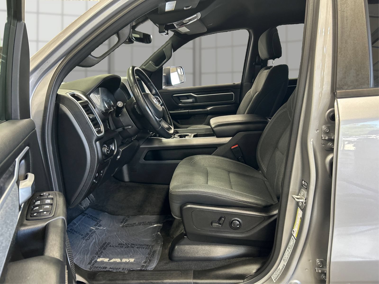 Used 2022 RAM 1500 Big Horn AWD/4WD image 9