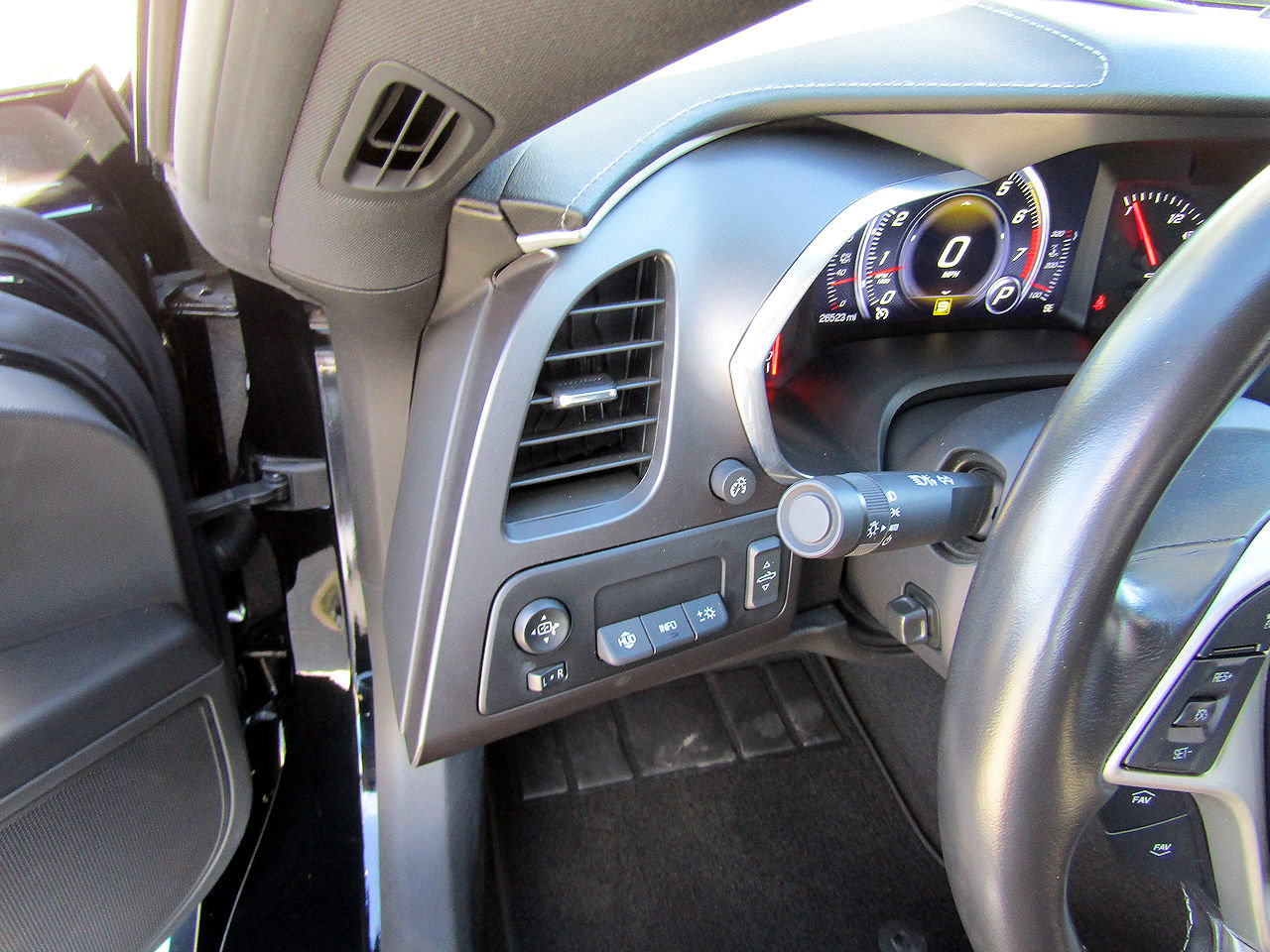 Used 2019 Chevrolet Corvette Grand Sport RWD image 15