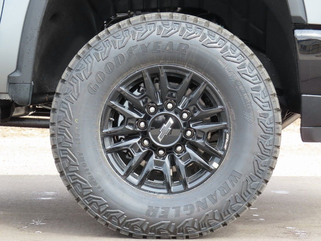 New 2026 Chevrolet Silverado 2500 ZR2 image 19