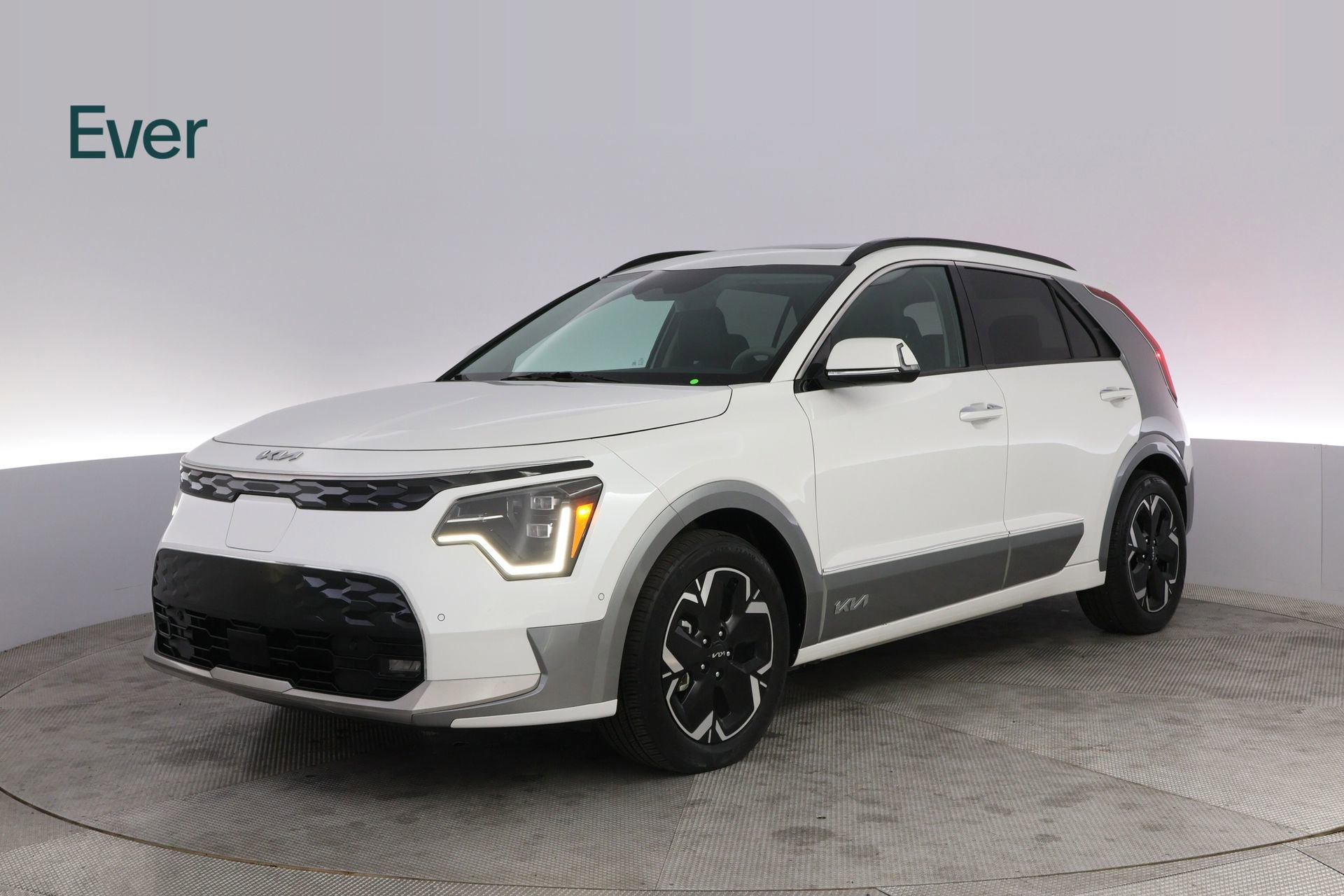 Used 2023 Kia Niro Wave w/ Wave Preserve Package FWD image 2