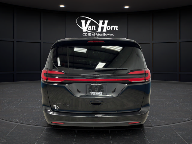 Used 2023 Chrysler Pacifica Touring-L w/ S Appearance Package AWD/4WD image 6