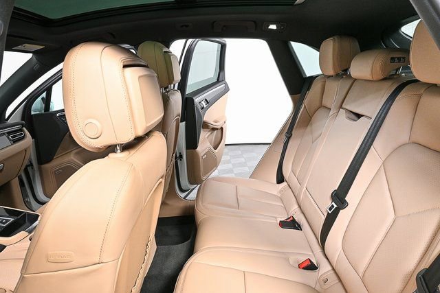 Certified 2026 Porsche Macan image 22