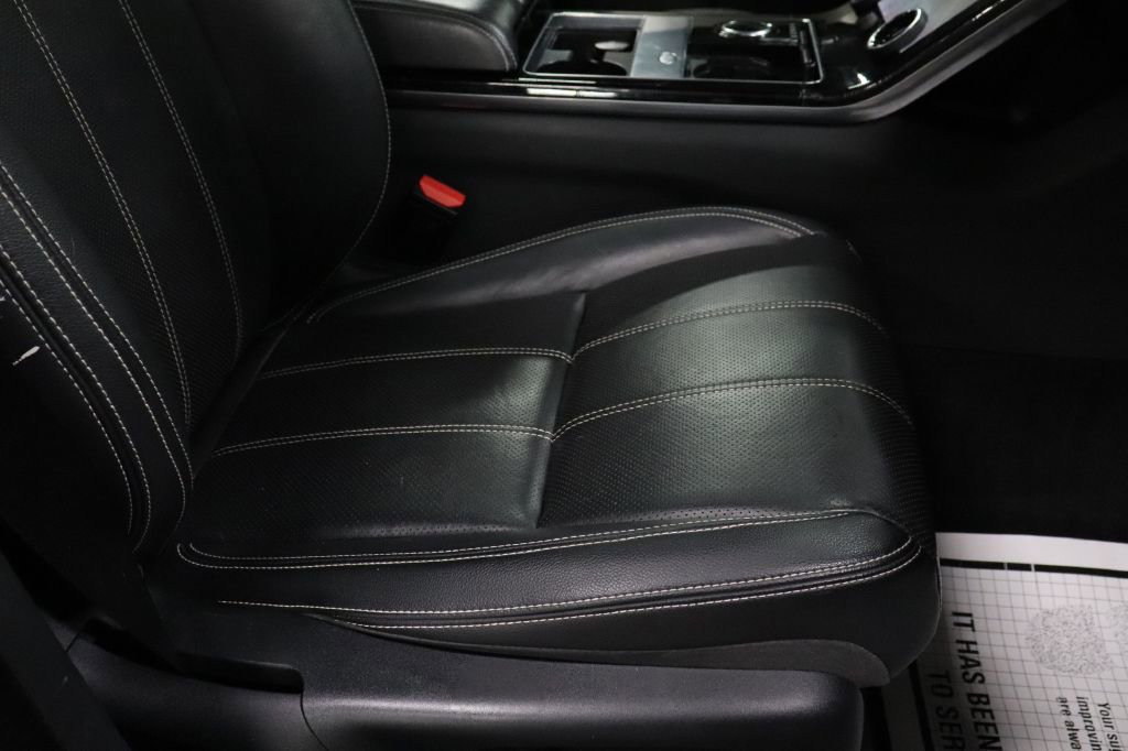 Used 2018 Land Rover Range Rover Velar S image 31
