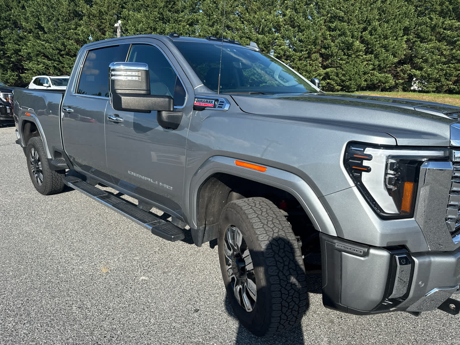 Used 2024 GMC Sierra 2500 Denali w/ Denali Reserve Package AWD/4WD image 4