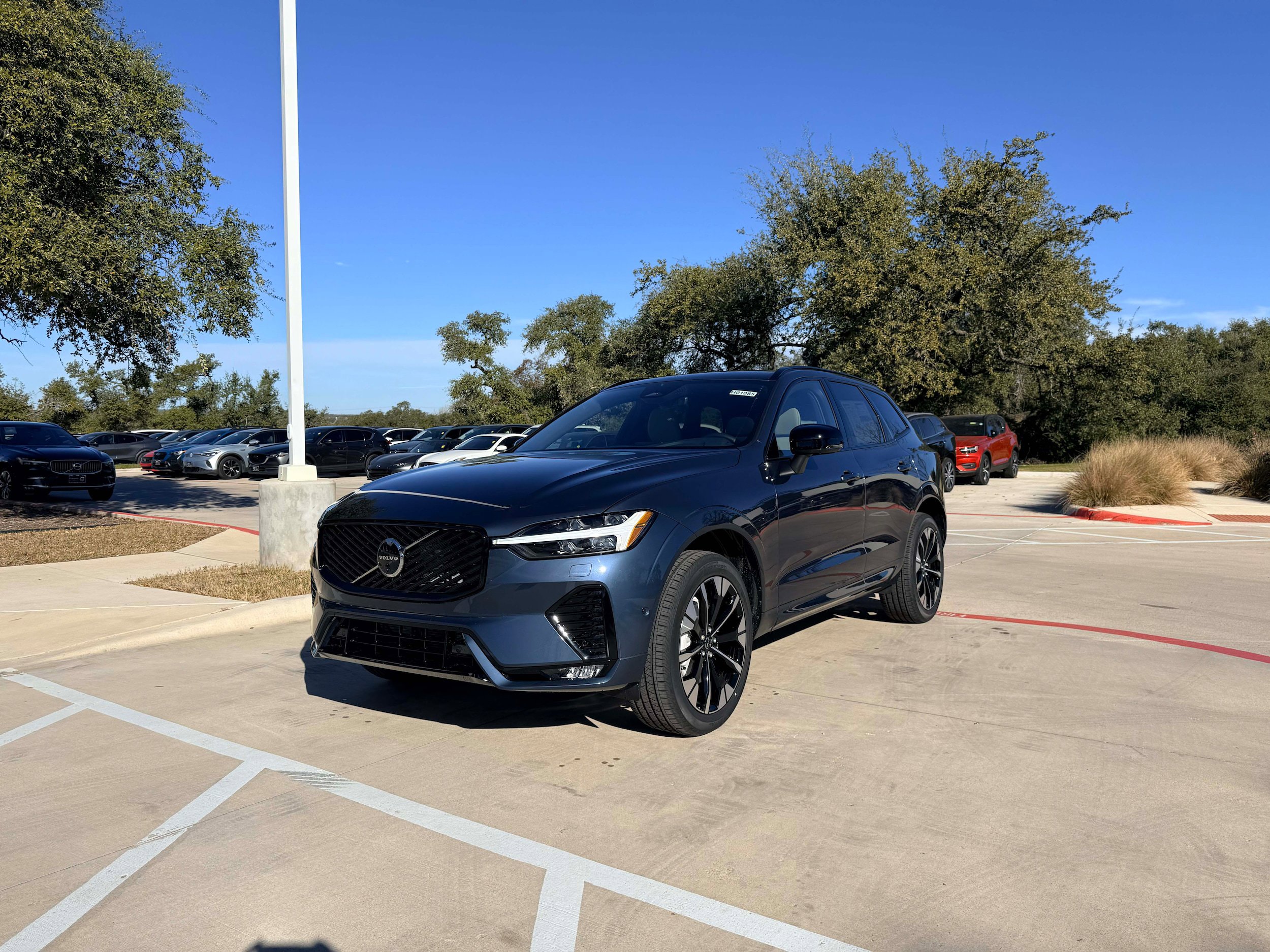 New 2026 Volvo XC60 B5 Plus w/ Protection Package Premier AWD/4WD image 2