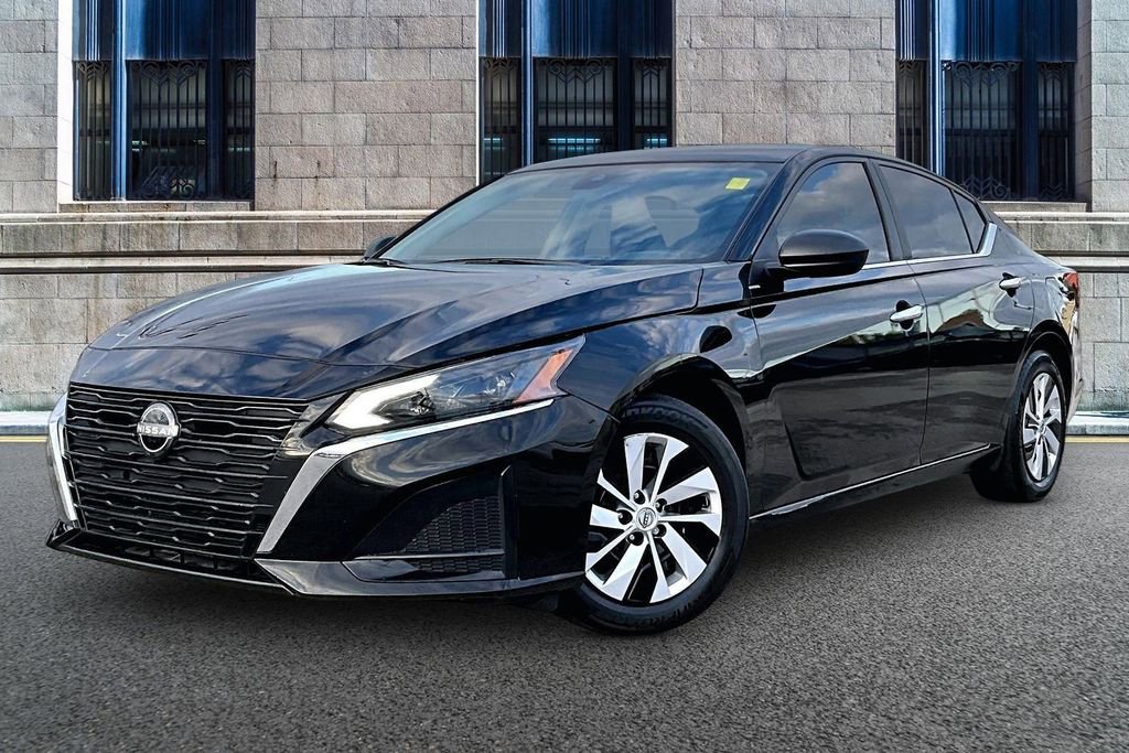 Used 2025 Nissan Altima 2.5 S FWD video 2