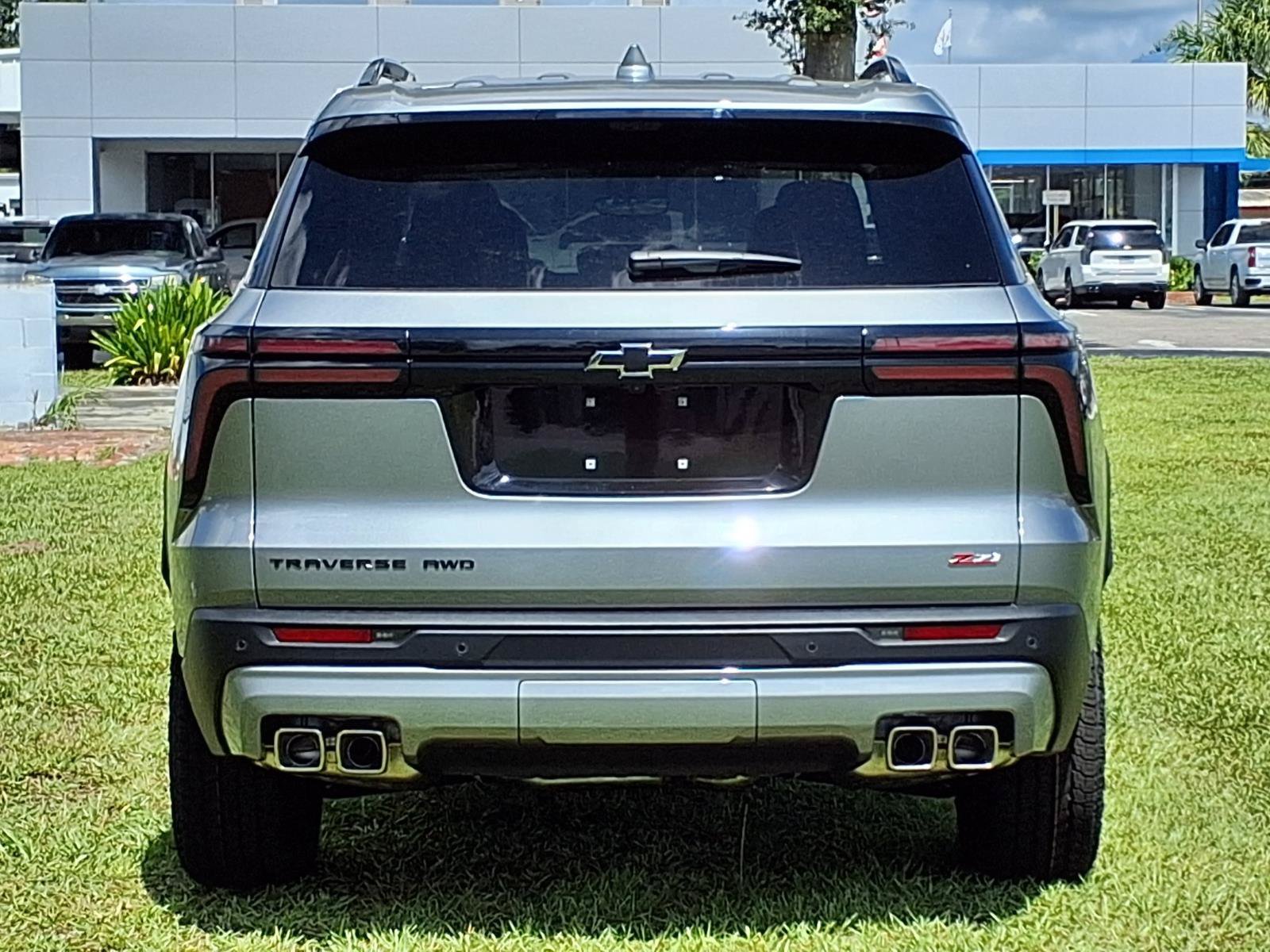New 2027 Chevrolet Traverse Z71 w/ Driver Confidence Package AWD/4WD image 5