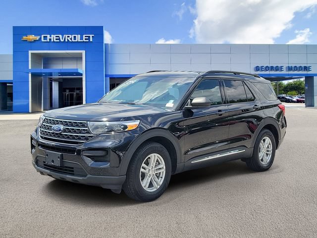 Used 2023 Ford Explorer XLT RWD image 2