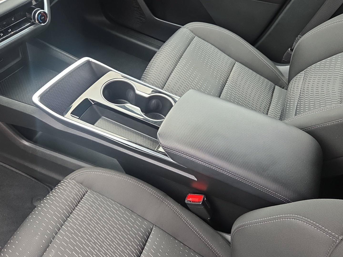 Used 2025 Chevrolet Equinox LT FWD image 19