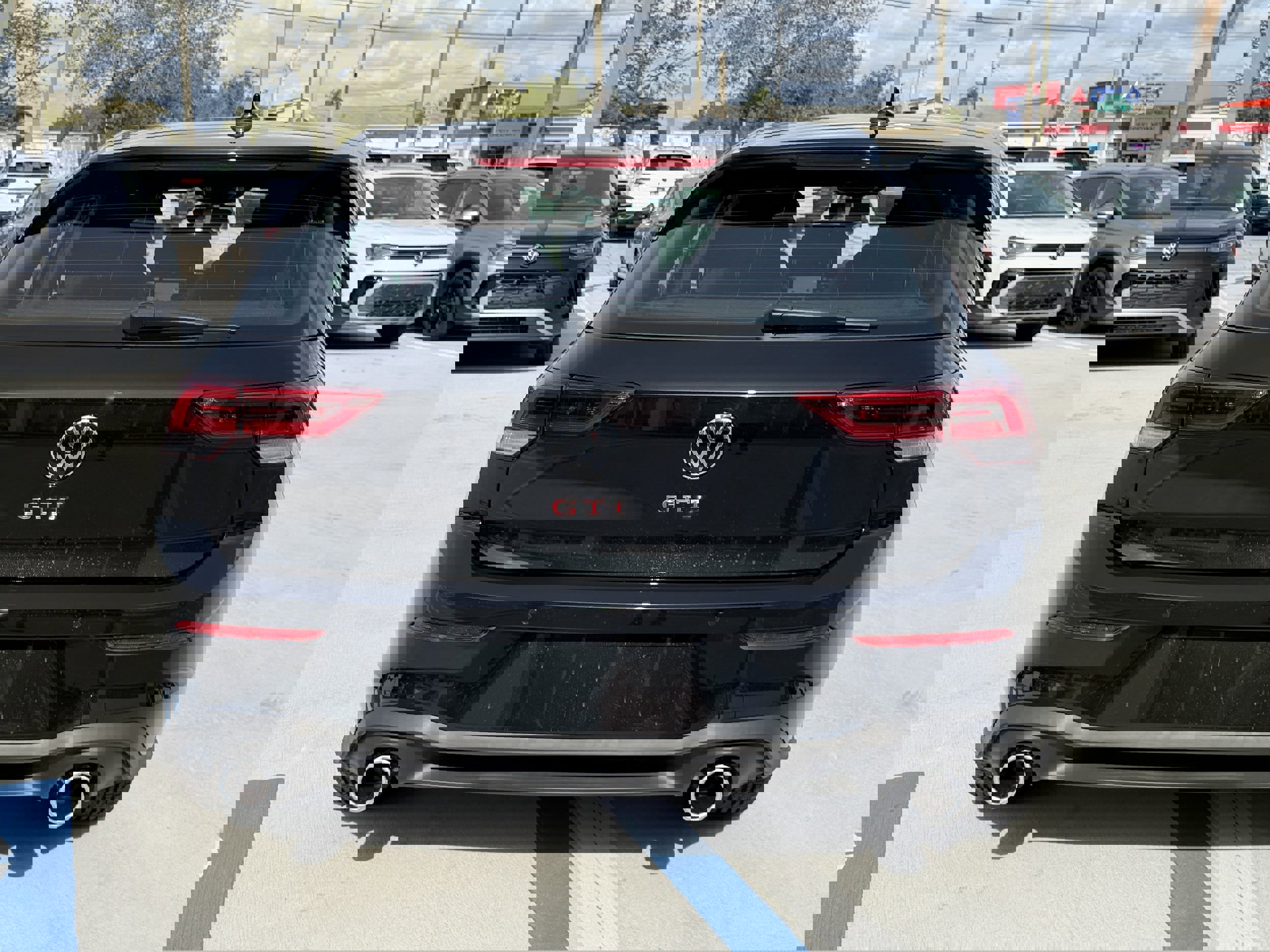 New 2026 Volkswagen GTI SE image 4