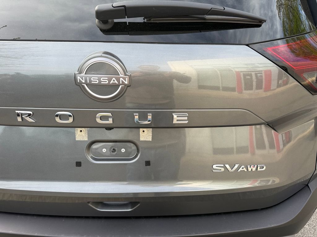 Used 2023 Nissan Rogue SV AWD/4WD image 29