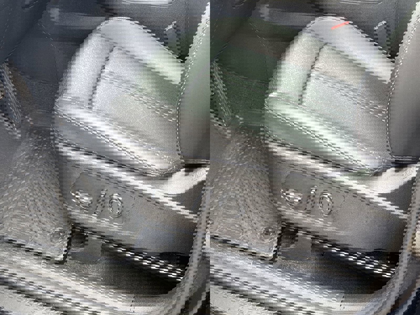 Used 2023 Kia Sorento EX w/ Panoramic Sunroof Package image 17