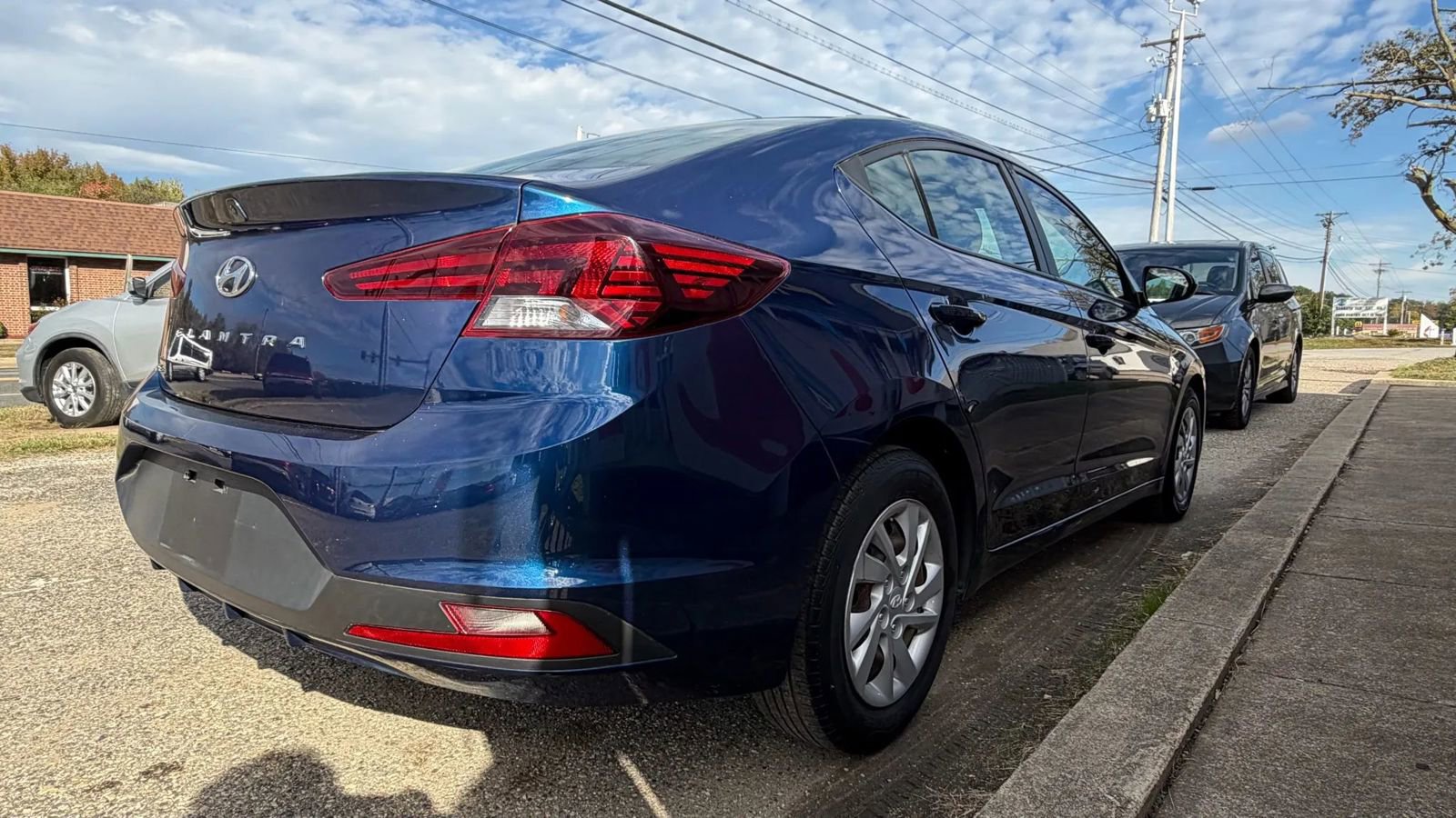 Used 2020 Hyundai Elantra SE image 5