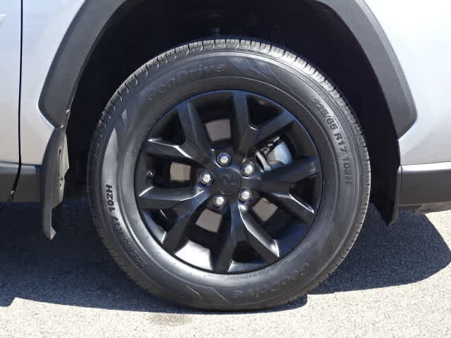 Certified 2025 Toyota RAV4 LE FWD image 7