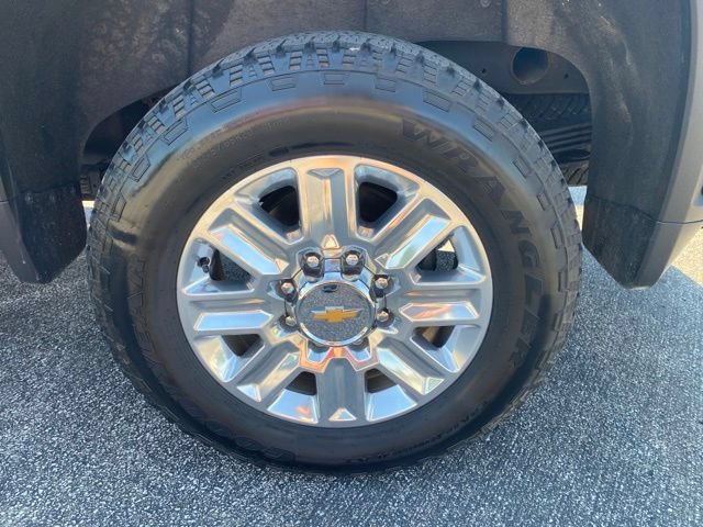 Used 2024 Chevrolet Silverado 2500 High Country AWD/4WD image 14