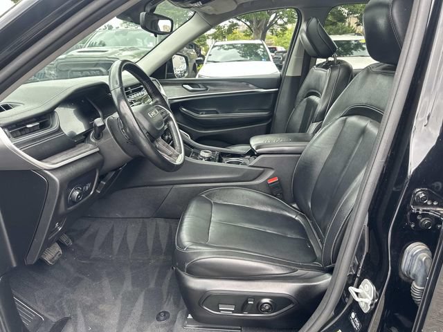 Used 2022 Jeep Grand Cherokee Limited AWD/4WD image 16