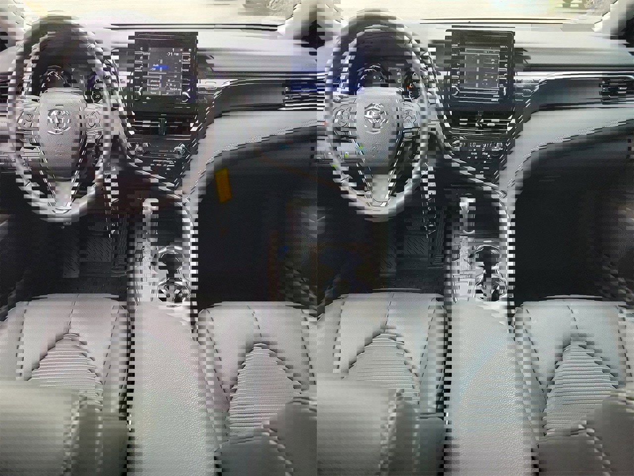 Used 2024 Toyota Camry SE image 12