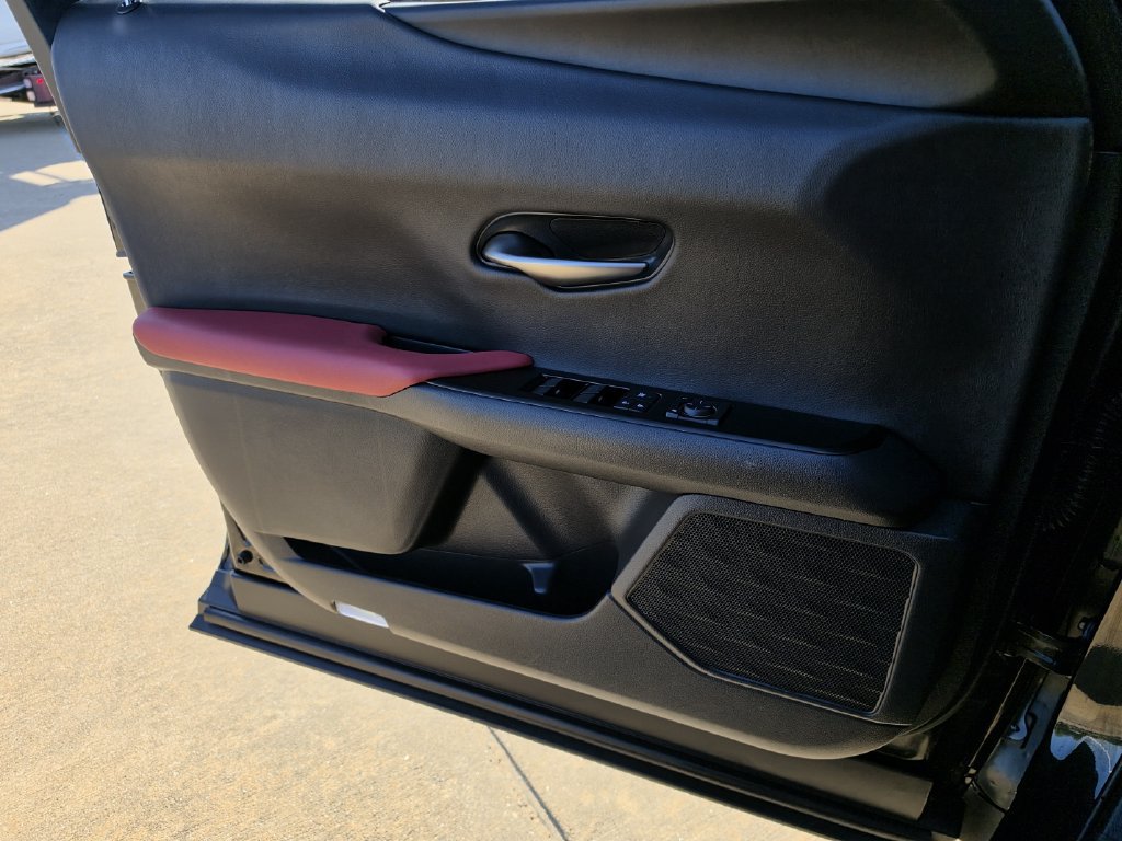 Used 2022 Lexus UX 200 F Sport w/ F Sport Premium Package FWD image 25