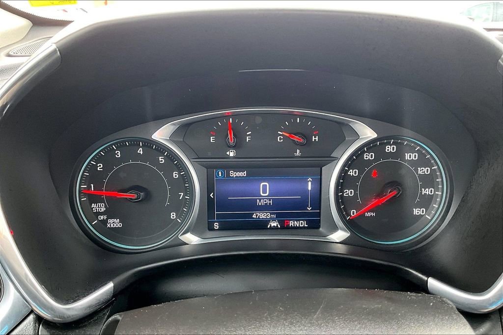 Used 2020 Chevrolet Equinox LT w/ Driver Convenience Package image 13